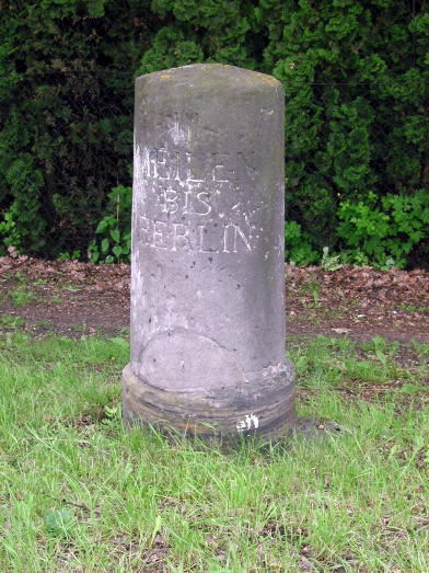 Meilenstein an der B1/5