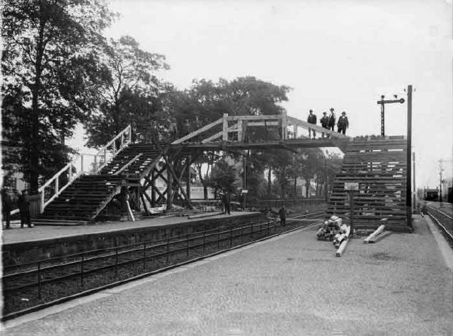 Reparatur der Holz-Fugngerbrcke 1927 (?)