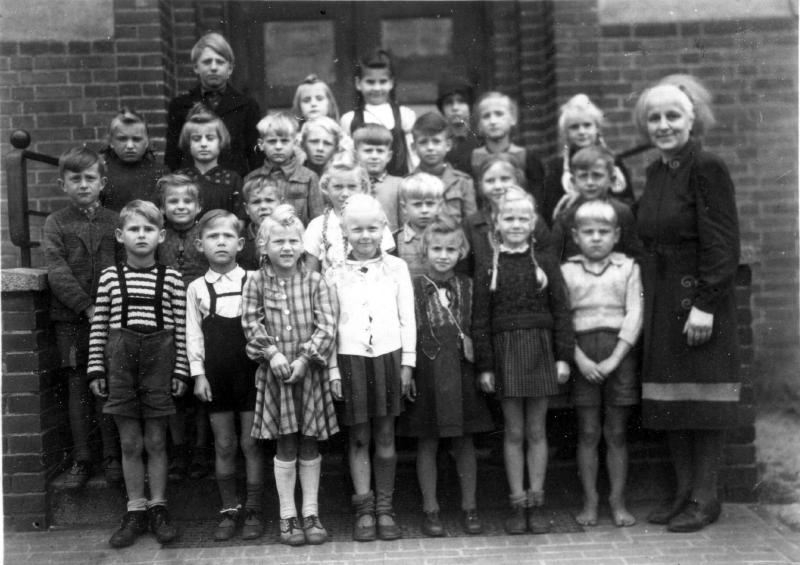 1949 2. Klasse m. Frau Wittig