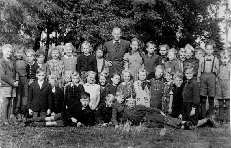 1951  4. Klasse Brbel m. Hr. Hermann