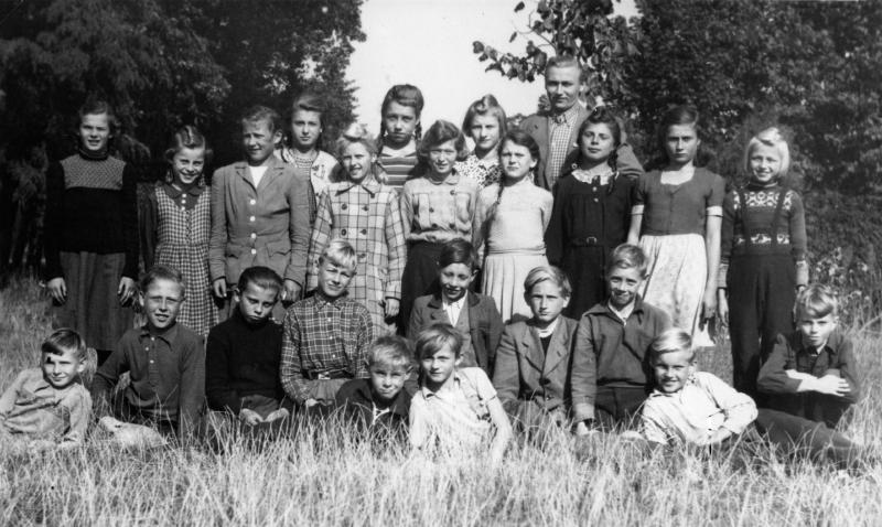 1952 5. Klasse Bärbel m. Hr. Dominik
