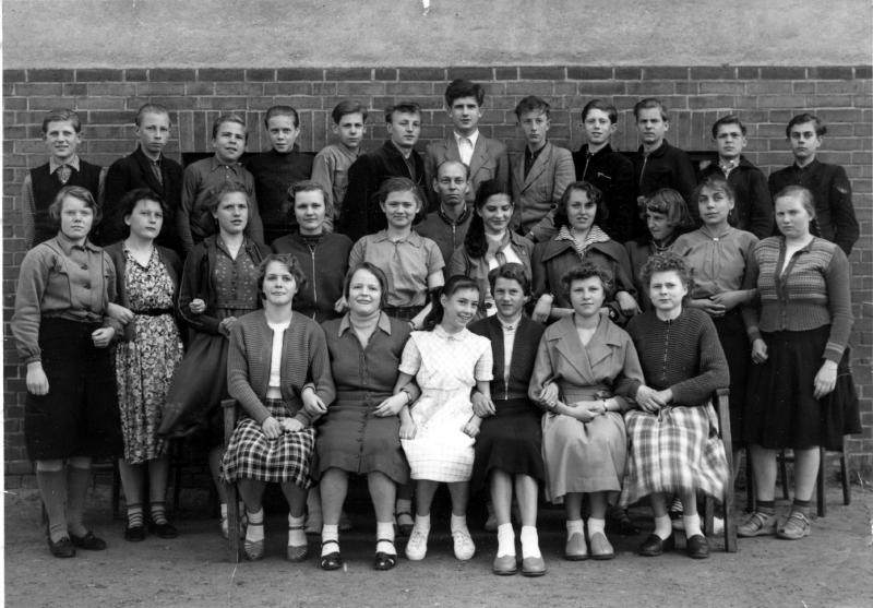 1956 8. Klasse m. Herrn Herrmann